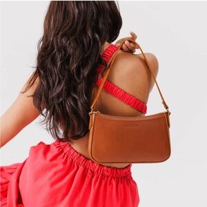 Portland Leather Goods Lucy Shoulder Bag in Honey